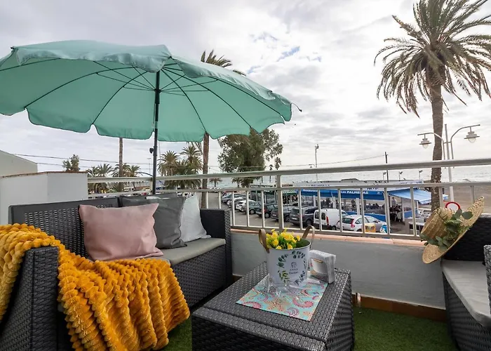 Sea & Wave Pedregalejo Beach Apartment